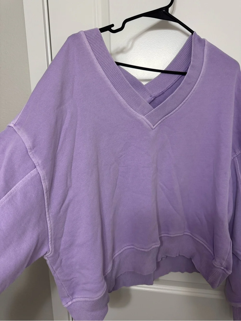 Aerie Lavender V-Neck Women's Sweater Size Medium